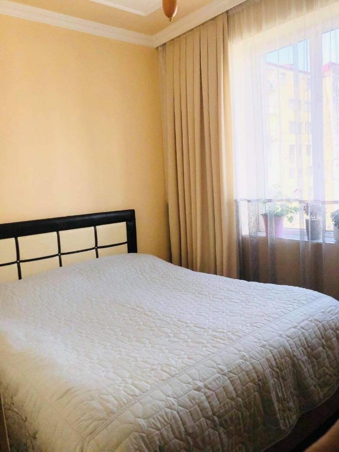 Apartment Near The Sea Батуми Екстериор снимка