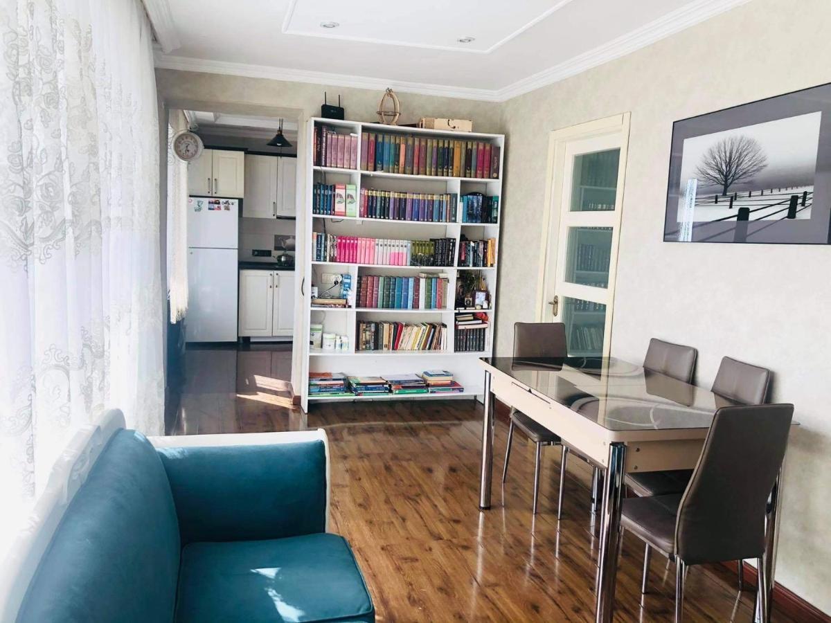 Apartment Near The Sea Батуми Екстериор снимка